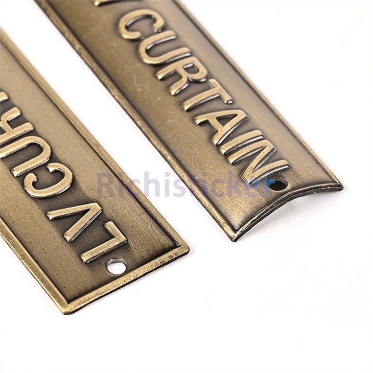 zinc alloy labels (4)